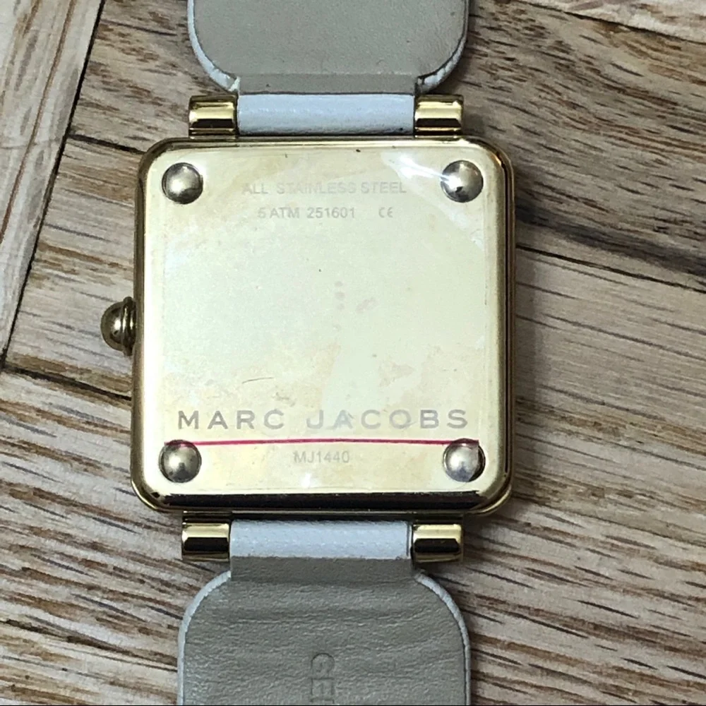 Marc Jacobs Vic MJ1440 Black Dial Leather Strap Watch - Picture 6 of 8